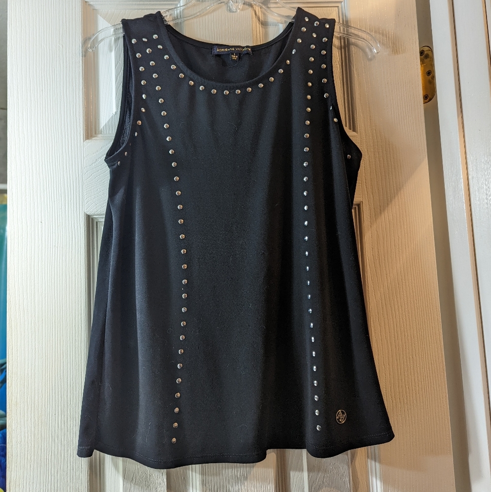 Woman's sleeveless top
